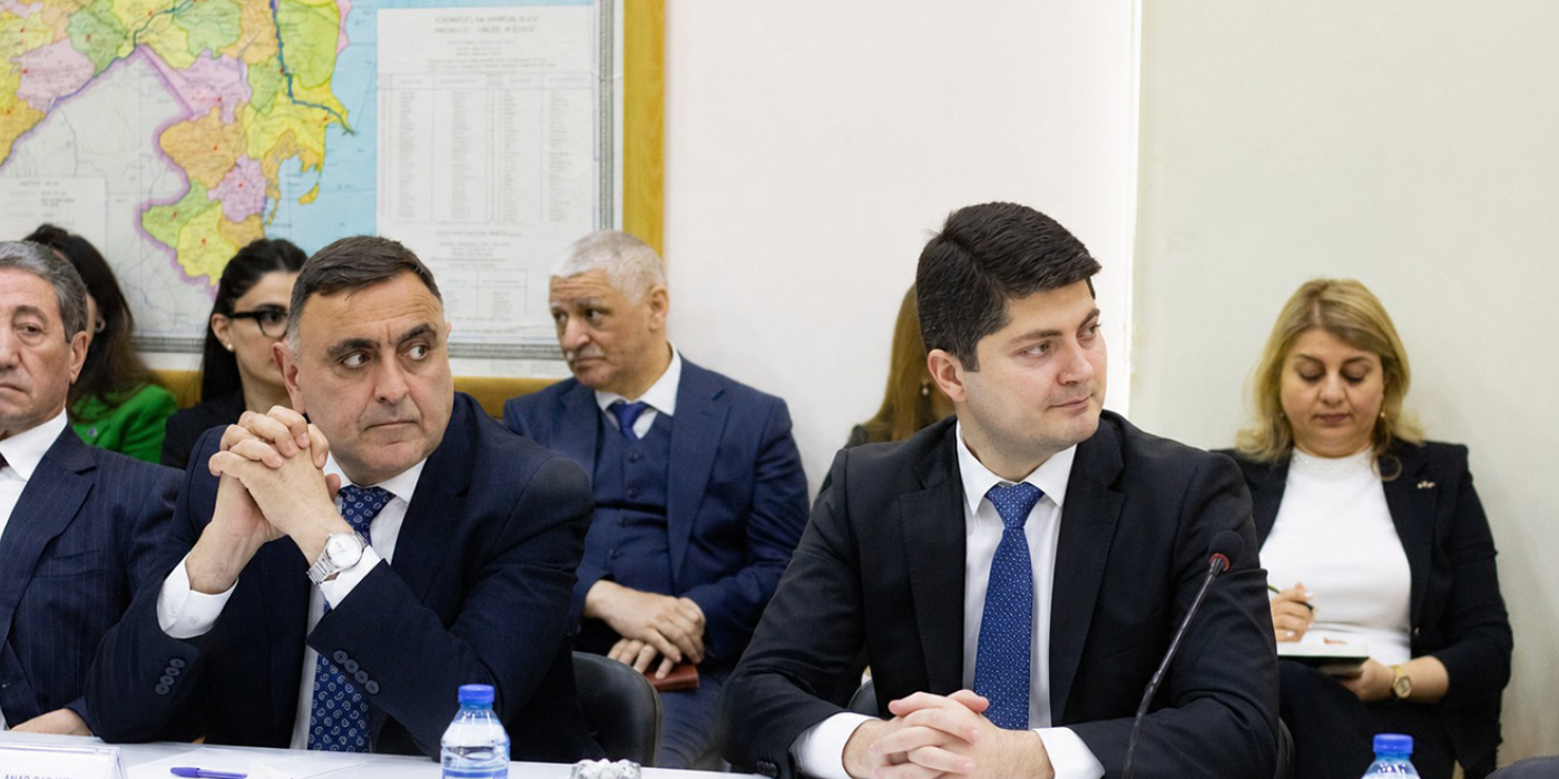 Hüquqi Ekspertiza və Qanunvericilik Təşəbbüsləri Mərkəzinin İcraçı direktoru “Heydər Əliyev və Azərbaycan Ədliyyəsi” kitabının təqdimat mərasimində iştirak edib